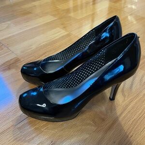 Madden Girl Black Patent Heels Size 6